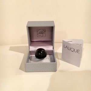 Authentic LALIQUE Black Cabachon Ring; size 5